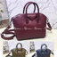 Givenchy Antigona Mini leather shoulder bag กระเป๋าสุดคลาสสิก ใบเดียวก็เอาอยู่ Day to Night Bag เข้าได้กับลุค Smart Casual ด้วยทรงกระเป๋าที่ฐานกว้างใส่ของใช้ที่จำเป็นได้ทุกอย่าง ตั้งอยู่ทรง มาพร้อมสายสะพายตกแต่สายแบบหมุดแหลม สามารถปรับระดับได้ จะถือหรือคล