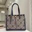 OUTLET Tory Burch T- Monogram Jacquard Small Tote กระเป๋าถือหรือสะพายไหล่ วัสดุ Canvas ปักษ์ลายแบรนด์ อะไหล่ทองสวยหรู น้ำหนักเบา