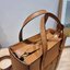 M.C.M Aren Top-Zip Shopper in Visetos Leather Mix ใหม่ก่อนใครไม่ต้องรอพรี กับคอลเลคชั่นล่าสุด ยังไม่เข้าช็อปไทย กระเป๋าถือ/สะพายข้าง ขนากกำลังดี รูปทรงยูนิเซ็กส์ ที่สามารถใช้ได้ทั้งหนุ่มๆและสาวๆ วัสดุหนังแคนวาสสลับหนังแท้ ปากกระเป๋ามีซิปรูดกันของหล่น รูดใ