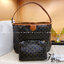 Medium : Celine Triomphe Tote Handbag / Celine Tote Bag / Celine Delightful Monogram Tote พร้อมส่ง กระเป๋าถือใบใหญ่ พร้อมสายสะพายถอดได้ เป็นอีกหนึ่งใบที่คุ้มค่าคุ้มราคามากสำหรับสาวๆที่ชอบพกพาสิ่งของเยอะ