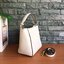คอลเลคชั่นขายดี มากี่รอบๆ ก็หมดไวทุกรอบ!! TORY BURCH MCGRAW MINI BUCKET BAG กระเป๋าสะพาย และ ถือ คล้องแขน ทรงถัง สะพายได้ 2 ทรง ผลิตจากหนังแท้ หนังลูกวัว หนังนุ่ม หนังหอม น้ำหนักเบามากกก!! หนังลื่น นิ่มสวยมากๆ!! ด้านหน้าประดับโลโก้แบรนด์ ภายในโล่งกว้าง มี