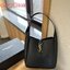 YSL HOBO BAG / YSL LE 5 À 7 SOFT IN SMOOTH LEATHER กระเป๋าสะพายทรงโฮโบ สวยฟาด ดาเมจคือร้อนฉ่าสุดๆ! ดีไซน์สุดคลาสสิค ควรมีที่สุดค่า