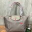 Longchamp LE PLIAGE Club (พร้อมส่ง 8 สี) TOTE BAG S กระเป๋ารุ่นยอดนิยม ที่สาวๆ ต้องมีไว้เก็บไว้สักใบ ด้วยตัวน้ำหนักกระเป๋า Longchamp เบาแสนเบา แต่จุของได้เยอะมาก สำหรับลุคทางการกึ่งลำลอง แฝงความสบาย ยามเดินทาง จุดเด่นอย่างหนึ่งของ กระเป๋าก็คือ สามาถพับเก็