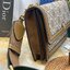 สีใหม่ Hazelnut Medium Size TORY BURCH T Monogram jacquard shoulder bag คอลเลคชั่น T Monogram สำหรับคอลเลคชั่นฤดูใบไม้ผลิ 2021 เราสร้างสรรค์ลายโมโนแกรมที่ได้รับแรงบันดาลใจมาจากลวดลายการถักทอผ้าห่มของชาว Pennsylvania Dutch แบบดั้งเดิม เป็นการเฉลิมฉลองโลโก้