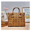 M.C.M SMALL MÜNCHEN TOTE IN VISETOS กระเป๋าโท้ทไซส์เล็ก ขนาดกำลังสวย พกพาง่าย ใหม่ล่าสุด ที่ใช้สามารถใช้ได้ทั่งหนุ่มๆและสาวๆ รูปทรงคลาสสิค ดีไซน์เป็นเอกลักษณ์