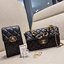 CHANEL GIFT BOX SET Chanel Holiday Makeup & Beauty Gift Sets สุดหรูชวนให้สะสม สุดยอดไอเท็มหายากพร้อมเสิร์ฟครบชุด limited สุดคุ้ม มาพร้อมกระเป๋าสะพายถึง 2 ใบ รุ่นยอดฮิตทั้งนั้น!!ที่พิเศษยังมีน้ำหอมตัวท็อปมาให้อีก chanel no.5 ที่แสนจะเย้ายวน ในขนาด 7.5 ml. 