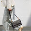 Tory burch t monogram jacquard shoulder bag คอลเลคชั่น T Monogram สำหรับคอลเลคชั่นฤดูใบไม้ผลิ 2021 เราสร้างสรรค์ลายโมโนแกรมที่ได้รับแรงบันดาลใจมาจากลวดลายการถักทอผ้าห่มของชาว Pennsylvania Dutch แบบดั้งเดิม เป็นการเฉลิมฉลองโลโก้สุดไอคอนนิคของแบรนด์ โดดเด่น