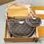 LV Croissant MM bag 25cm กระเป๋าสะพายดีไซส์เก๋เท่ห์มีสไตส์ ลายโมโนแกรม มาพร้อมใบลูกดีไซส์เข้ากัน สวยงาม สวยหรู ขนาดกำลังดี ใบจริงสวยมาก แนะนำเลยค่ะ