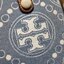 TORY BURCH T MONOGRAM DENIM PHONE CROSSBODY คอลเลคชั่นใหม่รับซัมเมอร์นี้ กับกระเป๋าสะพายข้างถนอมโทรศัพท์ ดีไซน์โทนสีฟ้า สวยคม วัสดุผ้าเดนิมตัดสลับหนัง