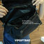PRADA VIP GIFT NYLON CROSSBODY BAG สำหรับท่านผู้ชาย กับกระเป๋าสะพายข้าง ทรงสวย ใบใหญ่ วัสดุผ้า nylon คุณภาพดี กันน้ำ100% มาพร้อมป้ายโลโก้แบรนด์โลหะ ตอบโจทย์ทุกไลฟ์สไตล์ ตัวกระเป๋าอะไหล่เงินมีช่องซิปด้านนอก2ช่อง ด้านในมีช่องซิป และช่องใส่ของหลายช่องใส่ของไ