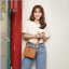 M.C.M KLASSIK CROSSBODY BOX BAG ไอเท็มขวัญใจเซเลปอีกหนึ่ง!! กระเป๋าสะพายครอสบอดี้ดีไซน์ทรงกล่อง ด้วยรูปลักษณ์ที่มีสไตล์ สามารถใช้กับลุคแคชชวล หรือลุคไหนๆก็ทำให้ดูโดดเด่นขึ้นมาได้ วัสดุหนังแคนวาสคุณภาพดี เปิด-ปิดด้วยซิป มีช่องหลัก 2 ช่อง มาพร้อมสายสะ