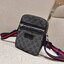VIP 】GC VIP MINI MESSENGER CROSSBODY BAG กระเป๋าสะพายข้างพรีเมี่ยมลุคสปอร์ต เรียบแต่แอบหรู ไซส์มินิ น่าใช้!! วัสดุหนังแคนวาส ไม่ต้องห่วงเรื่องความทนทาน ✔️ ตกแต่งสายคาดหรู เท่ ดีไซน์สีตามสัญลักษณ์แบรนด์ เข้ากันมากๆ!! เปิด-ปิดด้วยซิป ด้านหน้ามีช่องซิ