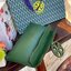 Tory burch Miller Metal clutch กระเป๋าคลัทช์ดีไซน์เรียบหรูออกแบบมาได้อย่างลงตัว ด้วยรูปทรงที่สวยงามและทันสมัย จากแบรนด์ Tory Burch ขนาดกำลังดี สามารถใส่กระเป๋าสตางค์หรือเครื่องสำอางค์ได้ตามขนาดกระเป๋า ในเรื่องของดีไซน์และอะไหล่สีทองดูแมทช์กันดีกับกระเป๋า 
