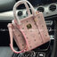 M.C.M Toni Visetos Mini กระเป๋าช็อปเปอร์ขนาดกะทัดรัดที่มาพร้อมความหลากหลาย ทำจากผ้าใบเคลือบผิวลาย Visetos อันเป็นเอกลักษณ์ของเราพร้อมประดับตกแต่งหนังแบบนุ่ม กระเป๋าช็อปเปอร์ Toni โดดเด่นด้วยรูปทรงเรขาคณิตและประโยชน์ใช้สอยที่หลากหลาย ซิปปิดด้านบนช่วย