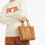 M.C.M Toni Visetos Mini กระเป๋าช็อปเปอร์ขนาดกะทัดรัดที่มาพร้อมความหลากหลาย ทำจากผ้าใบเคลือบผิวลาย Visetos อันเป็นเอกลักษณ์ของเราพร้อมประดับตกแต่งหนังแบบนุ่ม กระเป๋าช็อปเปอร์ Toni โดดเด่นด้วยรูปทรงเรขาคณิตและประโยชน์ใช้สอยที่หลากหลาย ซิปปิดด้านบนช่วย