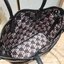 M.C.M SMALL REVERSIBLE LIZ SHOPPER IN VISETOS พร้อมเสิร์ฟความสวยให้ถึงบ้าน กับกระเป๋าทรงโท้ทไซส์ small ขนาดกำลังสวย แถมไม่พอ!! ยังมีใบลูกไปให้อีก สะพายแยกได้เก๋ๆด้วย!! ใครที่มองหากระเป๋าทรงโท้ทจุๆหน่อย ก็ต้องใบนี้เลย ดีไซน์ทรงสวยน่าใช้ โดดเด่นกว่าใคร ไม่ซ