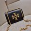 TORY BURCH ELEANOR SMALL CONVERTIBLE SHOULDER BAG ฮอตไอเท็ม รุ่นนี้ขายดีขายหมด คัมแบค!! สวยหรู คุณหนู ผู้ดี!! หายากมากที่สุด!! กระเป๋าสะพายข้าง ดีไซน์อยู่ทรง ขนาดกำลังสะดวกใช้สำหรับสาว วัสดุหนังแท้เต็มใบ สีทูโทน เปิด-ปิดด้วยแถบแม่เหล็ก ภายในแบ่งสัดส่วนได้
