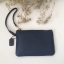 งานสวยมากคะ กระเป๋า whistles bag หนัง สวยสุดๆ ลายหนังชัดคะ ตัวกระเป๋าขนาดกำลังดีเลย ใส่มือถือได้ทุกรุ่น แถมภายในมี ช่องเก็บบัตร ช่องซิปเก็บของได้เป็นระเบียบมากๆคะ ด้านหน้า pump logo แบรนด์ อย่างดี ห้อยป้ายหนังแบรนด์ มีให้เลือก ถึง 7 วัน 7 สี เลยค่า