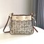 TORY BURCH T MONOGRAM LASER-CUT BELL BAG / TORY TOTE BAG ใจบางที่สุดกับคอลเลคชั่นนี้ กับกระเป๋าสะพายทรงโท้ท งานตามหาและหายาก รุ่นชูโรงสุดฮิต ที่เพิ่มดีเทลความแพงด้วยการฉลุลวดลายโมโนแกรมรอบใบ