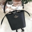 Kate Spade New York Cameron Street Pippa Bag กระเป๋าถือหรือสะพายรุ่นใหม่ล่าสุดจาก Kate Space Factory Outlet ดีไซน์ทรงถัง เปิดปิดด้วยหูรูด Drawstring ด้านหน้าประดับโลโก้เเบรนด์อะไหล่ทอง ภายในมีช่องใส่ของสามารถใส่กระเป๋าสตางค์ใบยาว มือถือ ของใช้ได้จุ พร้อมส