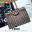 พรีเมี่ยมกิ๊ฟแท้ 100% 】FENDI NEW TOTE GIFT BAG กระเป๋าถือ/สะพายไหล่ น้ำหนักเบา ทรงสวย หรู ดูแพงเกินเบอร์!!