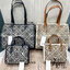 Tory Burch Mini T Monogram Square Tote / TORY BURCH Shopper Tote Bag 19cm ใบเล็ก กระเป๋าทรงโท้ท รุ่นใหม่ Square Tote ตกแต่งขอบด้วยหนังหรู มาพร้อมช่องเก็บของที่จุของได้มากมาย และสายจับกระเป๋าที่สามารถสะพายขึ้นไหล่ เหมาะสำหรับการใช้งานหลากหลายรูปแบบ รังสรรค