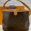LV Monogram Delight Canvas มี 2 ขนาด กระเป๋าสะพายข้างทรงสูงใบใหญ่หนังแกะสังเคราะห์ หูหิ้วปั้มโลโก้ ด้านในมี1ช่องซิป 1ช่องใส่ของจุกจิ๊ก อะไหล่ทองหรูหรา มีสายยาว ถอดสายได้ ปรับระดับได้ จุของได้เยอะ หรูหรา สวยงาม เหมาะกับทุกโอกาศ ต้องมีติดตู้ห้ามพลาดเลยค่า