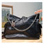 LV CARRYALL CARGO VIBE ใหม่ล่าสุด กระแสกระเป๋าไวบ์คาร์โก้มาแรงสุดๆ ดีไซน์สีดำคลาสสิค มีดีเทลลูกเล่นแซมลวดลายกิมมิค ทำให้กระเป๋าดูโก้และดูติดแกลมมาก เหมาะใช้ได้ทุกวัน