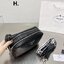 PRADA CAMERA LEATHER BAG with shoulder strap / PRADA MESSENGER BAG BLACK กระเป๋าสะพายหนัง รุ่น Unisex ใช้ได้ทั้งชายหญิง ขนาดกำลังดี ดีไซน์เรียบ แต่หรูหรา พร้อมสายสะพาย 2 เส้น ปรับระดับได้ สามารถสะพายไหล่ และครอสบอดี้