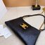 CELINE MEDIUM WILTERN BAG IN SMOOTH CALFSKIN / Celine hobo / Celine Bag พร้อมส่ง กระเป๋าถือ/สะพายโซ่อะไหล่ทองหรูหรา ทรงโฮโบ สวยผู้ดี ใช้งานง่าย โดดเด่นด้วยโลโก้สีทอง