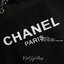 อะไหล่เงิน New Arrival!! พร้อมส่งที่ไทย ตามคำเรียกร้อง CHANEL VIP CANVAS TOTE BEAUTY GIFT TOTE CANVAS GOLD HARDWARE CHAIN STRAPS วัสดุทำจาก **ผ้าแคนวาสหนา บุด้วยผ้าซับอีกชั้น ด้านหน้ามีโลโก้แบรนด์ ตรงอะไหล่ปั้มแบรนด์ทุกจุด ตัวสายทำจากโซ่ เรียบ หรู ดูดี ใส