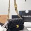 Chanel Small Flap Bag gold-tone metal, black / Chanel Bag / Chanel Box พร้อมส่ง กระเป๋าสะพายใบเล็ก 2023 คอลใหม่ ใช้งานต่างประเทศได้ ภาพถ่ายจากงานขายจริง