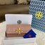 TORY BURCH Croc Long Wallet กระเป๋าสตางค์ใบยาว วัสดุหนังแกะสังเคราะห์ อะไหล่อทองโดดเด่นที่ด้านหน้า หนังเงาขึ้นรูปสวย เปิด-ปิดด้วยกระดุม ด้านในกระเป๋าแบ่งออกเป็นPatation มีช่องชิปยาวตรงกลาง มีช่องสำหรับ 6 ใบ งานสวยพร้อมส่งให้รับทรัพย์กันแล้ววันนี้