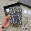 DIOR Phone Bag / DIOR Vertical Saddle Pouch Blue Dior Oblique Jacquard กระเป๋าใส่โทรศัพท์เอกลักษณ์ของความหรู สายสะพายโซ่อะไหล่ทองสวยงาม ด้านหน้าโดดเด่นด้วยซิกเนเจอร์แบรนด์ เป็นอีกหนึ่งรุ่นที่ดาราเชเลปใช้กันเยอะ แนะนำค่ะ