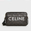 หนังแท้ CELINE Medium Messenger Bag In Triomphe Canvas With Celine Print In Black กระเป๋าทรงครอสบอดี้ วัสดุหนังแท้ทั้งใบ ขนาดกลางกำลังดี น้ำหนักเบา รูปทรงใช้งานง่าย ได้ทั้งหญิงชาย ภาพสินค้าถ่ายจากงานขายจริง ใช้งานต่างประเทศได้