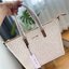 CALVIN KLEIN TOTE BAG กระเป๋าทรงช้อปปิ้งจากแบรนด์ Calvin Klein หนังดี ทรงสวยมากกมา พร้อมกับสายสะพายหนัง ถอดได้ ปรับระดับได้ เปิดปิดด้วยซิปบน ภายในโล่งกว้างซับในอย่างดี