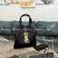 YSL icare maxi shopping bag in quilted lambskin / YSL tote bag กระเป๋าไซส์ใหญ่ พร้อมใบเล็ก หนังบุนิ่มเย็บลายตาข่าย (Quilted Bag) ดีไซน์คล้ายตะกร้าช็อปปิ้ง โฉบเฉี่ยวกว่าหลายระดับด้วยการประดับฮาร์ดแวร์ทองเหลืองในตัวอักษร YSL บนหนังสีดำสร้างความสะดุดตา มอบสไ