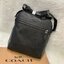 COACH HOUSTON FLIGHT BAG Calf Leather Black Smooth calf leather พร้อมส่งอีกครั้ง! กระเป๋าสะพายแบบครอสบอดี้ร์ของคุณผู้ชาย หนังแท้ ลายหนังสวย ด้านหน้ามีช่องซิปให้หนึ่งช่อง ช่องหลักกว้างใส่สัมภาระได้จุค่ะ พร้อมช่องเล็กใส่ของจุกจิกอีก3ช่องค่ะ สายสะพาย