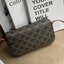CELINE TRIOMPHE SHOULDER BAG IN TRIOMPHE อีกหนึ่งผลงานการออกแบบของ Hedi Slimane ที่ได้ดึงเอาเอกลักษณ์ต่าง ๆ ของ CELINE ออกมาและทำการตีความหมายใหม่จนได้กระเป๋าเรียบหรูและดูทันสมัย ให้คุณเลือกสะพายในชีวิตประจำวันเข้ากับการแต่งตัวสบาย ๆ หรือจะสะพายออกงานปาร์
