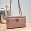 Chanel camellia vanity case bag พลาดไม่ได้เลยกับคอลสุดแซ่บ ดีไซน์ใหม่ 2023 นอกจากความคลาสสิคของรูปทรง ตัวอะไหล่ก็ยังปรับเพิ่มดีเทลความหรู ด้วยการใช้รูปดอกคามิเลียเอกลักษณ์มาเป็นตัวชูความแพง
