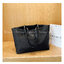 PRADA Tote Nylon Bag / PRADA Shopping Nylon Bag กระเป๋าถือ/สะพายไหล่ ทรงโท้ทใบใหญ่ ภายในโล่งกว้างมาก มาพร้อมหูจับในตัว ใบนี้จุของได้เยอะมากๆ
