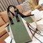 LOEWE HANDLE & SHOULDER BAG GIFT WITH PURCHASE GWP พรีเมี่ยมกิ๊ฟ Limited จาก LOEWE PERFUME DUTYFREE รุ่น Rare items สุดๆวัสดุหนังแท้ Calfskin หนังสวยดีไซน์มีเอกลักษณ์ ใบใหญ่กำลังดี น้ำหนักเบา สามารถปรับได้หลายทรงไม่จำเจ ด้านข้างมีซิปปรับขยายได้ ภายในโล่งก