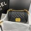 VIP 】หนังแท้ CHANEL BOY Mini Caviar Leather Silver/Gold กระเป๋าสะพายรุ่นยอดนิยมตลอดกาล หนังคาเวียร์อย่างดี อะไหล่เงินและทองรมควัน หรูหรามาก รุ่นนี้ไม่ต้องพูดเยอะ ขายดีตลอดปีเข้าเพิ่มไม่เคยพอเลยค่าา พร้อมส่งแล้ววน้าา สาวๆ จัดด่วนค่าา