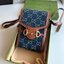 Gucci Horsebit 1955 mini bag / Gucci Phone Bag ออริจินอล เกรดสลับใช้แทนใบจริงได้ รุ่นยอดฮิต ไซส์มินิ ที่ใครๆก็ต้องรู้จัก!! กับกระเป๋าขนาดมินิในรูปแบบผ้าแจ็คการ์ดสีขาวงาช้างและน้ำเงิน ได้รับแรงบันดาลใจมาจากดีไซน์ดั้งเดิม ซึ่งแอคเซสเซอรี่นี้โดดเด่นด้วยรายละ
