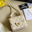 หนังแท้ VIP GIFT CHANEL MINI BLACK BAG รุ่นยอดนิยมไอเท็มฮิตวัสดุหนังแท้เรียบสวยคลาสสิคเปิดปิดด้วยฝาปิดกระดุมด้านหน้ามีโลโก้แบรนด์อะไหล่ทองสวยหรูดูดีมากกกก มาพร้อมสายโซ่ทองร้อยหนังจะสะพายไหล่ หรือ Crossbody ก็ดูดี ภายในโล่งกว้าง ตัวจริงสวยน่าใช้ Chanel min