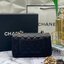 หนังแท้ CHANEL classic 8" black caviar รุ่นยอดนิยมไอเท็มฮิตวัสดุหนังคาเวียร์สวยคลาสสิค ด้านหน้ามีโลโก้แบรนด์อะไหล่ทอง/เงินสวยหรู ภายในสีแดงเบอกันดี้ เป็นใบยอดนิยมของสาวๆ เลยค่าา พร้อมส่งที่ไทยไม่ต้องรอพรีฯ สาวก Chanel Must Have! นะคะ