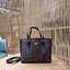 OUTTLET 】COACH MOLLIE TOTE 25 (C4250 C4084) น้องคนสวยอีกหนึ่ง!! กระเป๋าโท้ทไซส์เล็กที่สาวๆหลงรัก ดีไซน์คลาสสิคเหมือนเดิม เพิ่มเติมคือสะดวกขึ้นเยอะ!! ย่อส่วนมาจากใบใหญ่เป๊ะๆ น่ารักน่าใช้มากๆ วัสดุหนัง crossgrain ทนทาน ใช้งานง่าย เรียบหรูดูดีม้าก!! ภายในโล่