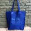 COACH nylon tote bag กระเป๋าสะพายทรง tote วัสดุ nylon หูหิ้วหนัง+ nylon ด้านหน้าปั๊ม logo brand เปิดปิดด้วยกระดุมแม่เหล็ก ภายในกว้าง ใส่ A4 ได้ และมีช่องซิปเล็กใส่ของจุกจิก ใบนี้จุได้เยอะ ทนทานทำความสะอาดง่ายค่ะ สวยทุกสีค่ะ