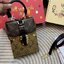LV Camera Box bag กระเป๋าถือ/สะพายทรงกล่อง ไอเท็มหรูหราวินเทจสวยหรูทุกมุมมอง ตกแต่งเพิ่มดีเทลด้วยหมุด วัสดุหนังแคนวาสคุณภาพ มีหูจับในตัว พร้อมตอบรับได้ทุกลุค ทุกสไตล์