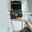 CHANEL 21A Mini Flap Coin Purse with chain กระเป๋าสะพายไซส์มินิน่ารักและสุดลัคชู หรูหราเกินเรื่อง โทนสีดำคลาสสิก โดดเด่นด้วยโลโก้สีทอง ดูแพงสุดๆ